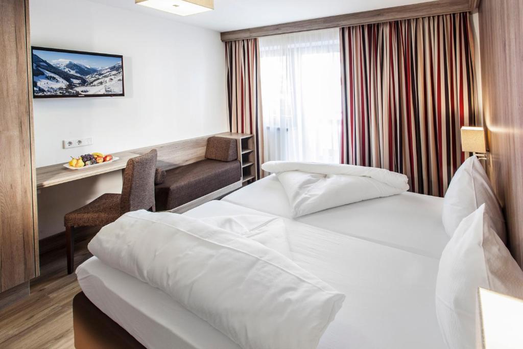 Hotel Am Reiterkogel Saalbach-Hinterglemm Rum bild